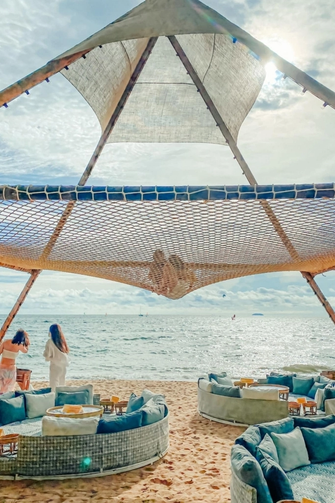 泰國芭達雅｜Cave Beach Club，坐擁中天海景第一排，芭達雅超美洞穴海灘餐廳 @飛天璇的口袋