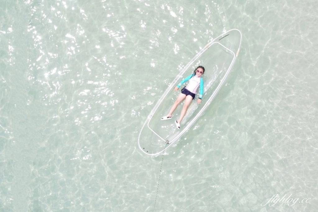 泰國芭達雅｜珊瑚島一日遊，格蘭島水上活動(拖曳傘、香蕉船、水上摩拖車)，空拍照片當天就可以拿 @飛天璇的口袋