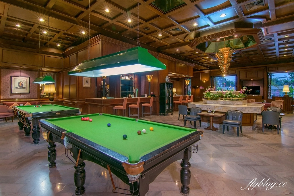 泰國芭達雅｜The Bayview Hotel Pattaya，飯店有三座游泳池，後方就是芭達雅沙灘 @飛天璇的口袋