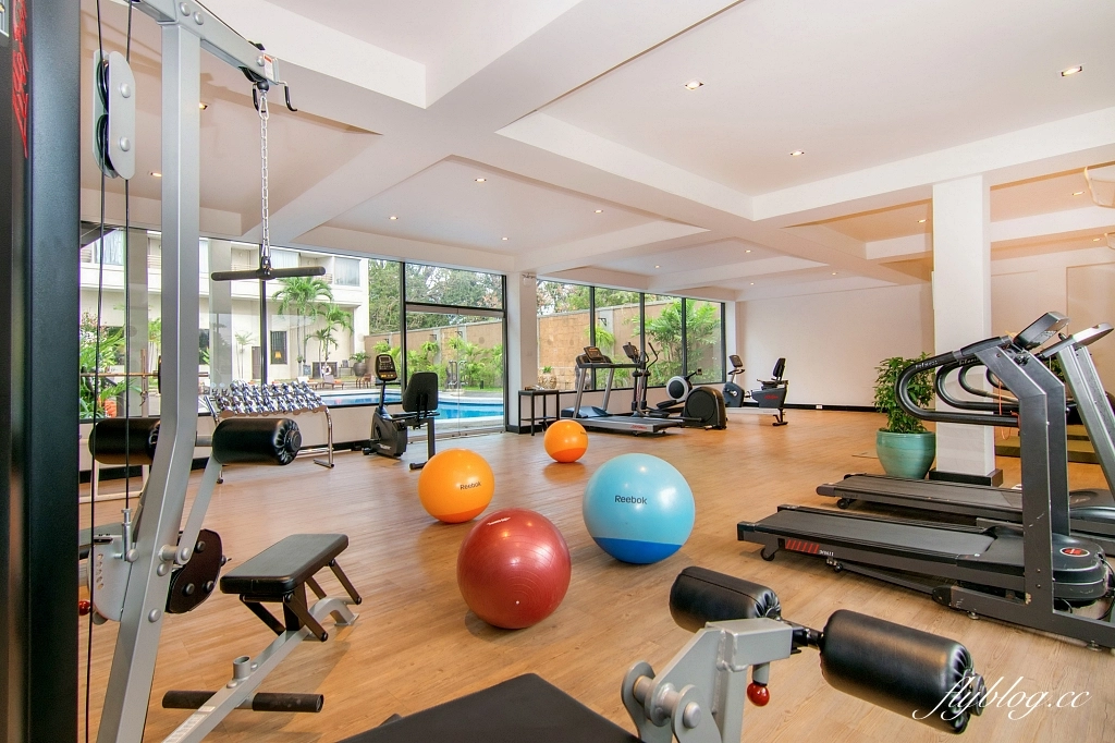 泰國芭達雅｜The Bayview Hotel Pattaya，飯店有三座游泳池，後方就是芭達雅沙灘 @飛天璇的口袋