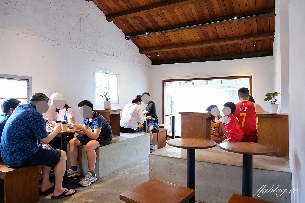 花蓮新城｜花蓮魚刺人雞蛋糕．七星潭漁村內白色老宅，雞蛋糕也可以很文青風 @飛天璇的口袋