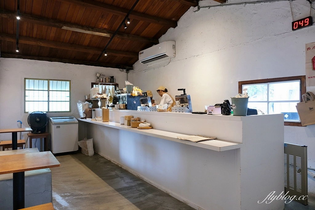 花蓮新城｜花蓮魚刺人雞蛋糕．七星潭漁村內白色老宅，雞蛋糕也可以很文青風 @飛天璇的口袋