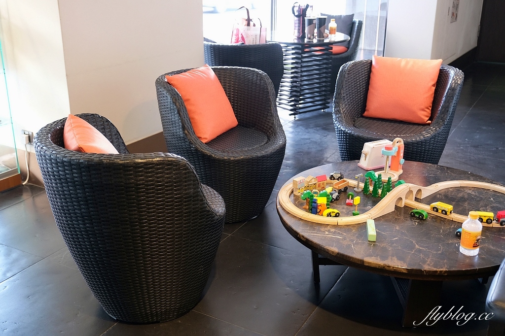 花蓮住宿｜捷絲旅花蓮中正館，以書為主題的親子飯店，附設圖書館、健身房和兒童遊戲區 @飛天璇的口袋