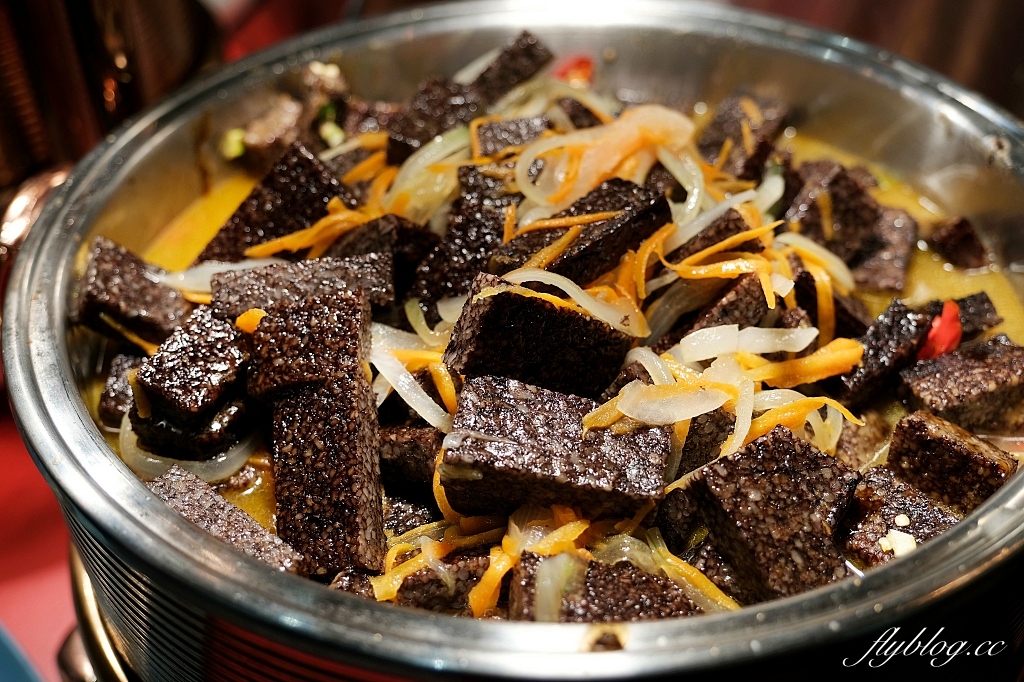 台中北屯｜築崎相撲鍋物，火鍋+蒙古烤肉吃到飽，開幕限定只要278元，超過40種百匯食材無限取用 @飛天璇的口袋