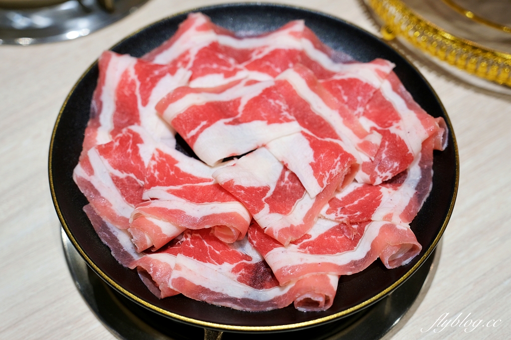 台中北屯｜築崎相撲鍋物，火鍋+蒙古烤肉吃到飽，開幕限定只要278元，超過40種百匯食材無限取用 @飛天璇的口袋