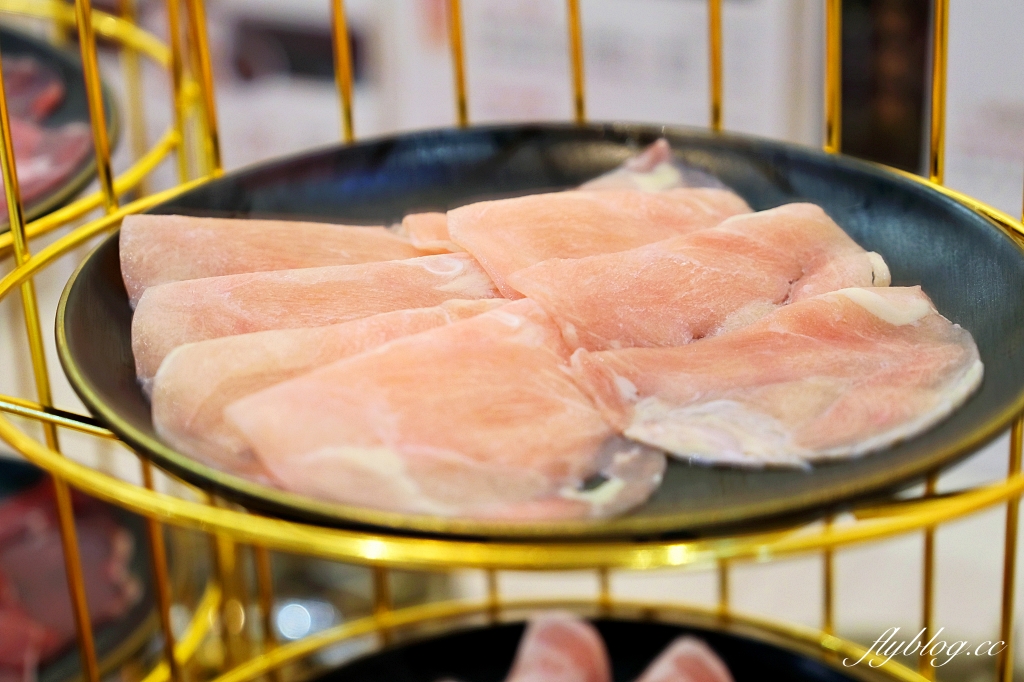 台中北屯｜築崎相撲鍋物，火鍋+蒙古烤肉吃到飽，開幕限定只要278元，超過40種百匯食材無限取用 @飛天璇的口袋