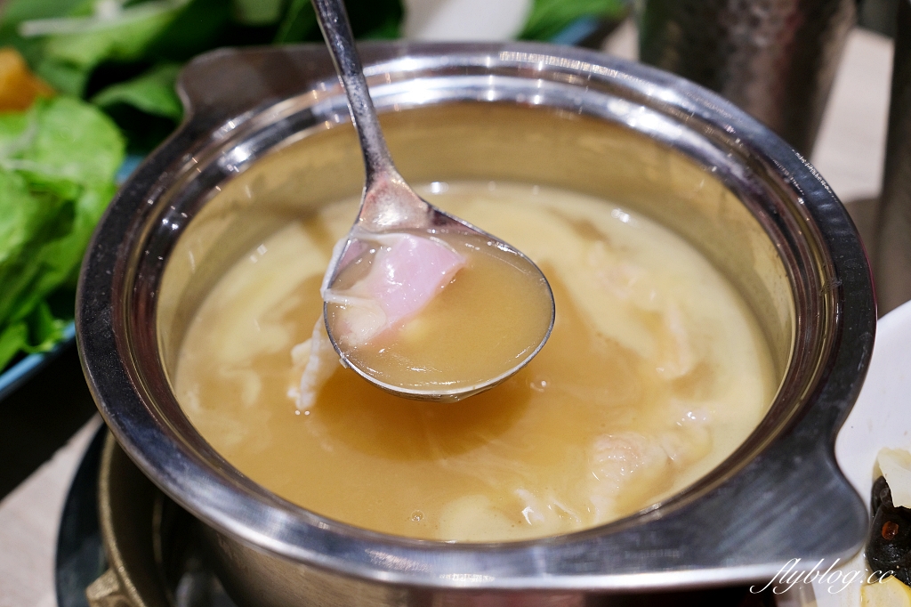 台中北屯｜築崎相撲鍋物，火鍋+蒙古烤肉吃到飽，開幕限定只要278元，超過40種百匯食材無限取用 @飛天璇的口袋