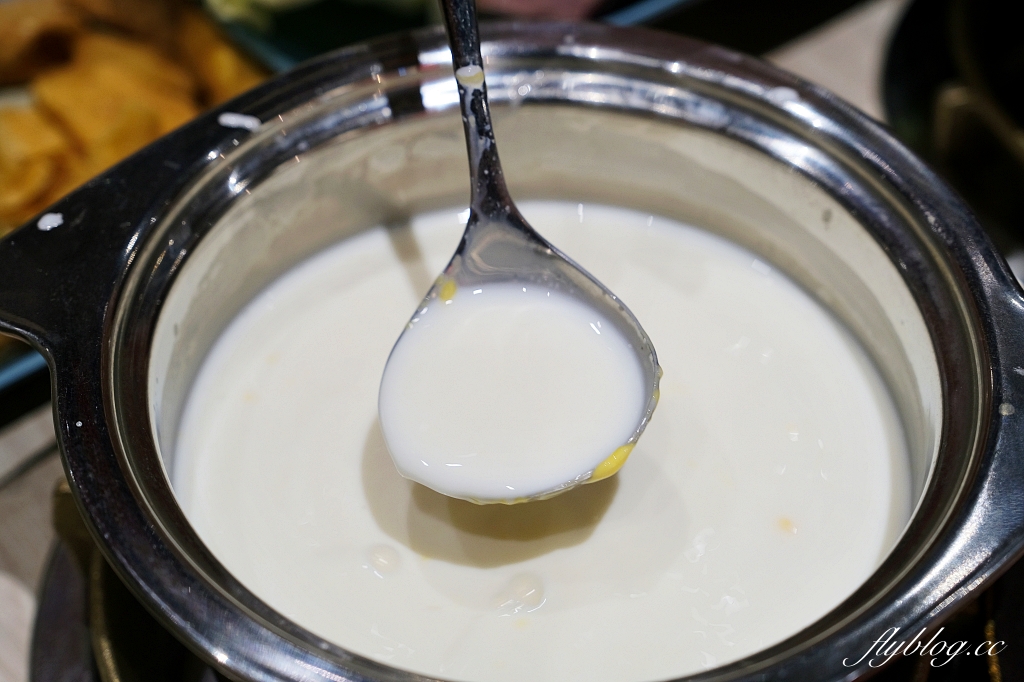 台中北屯｜築崎相撲鍋物，火鍋+蒙古烤肉吃到飽，開幕限定只要278元，超過40種百匯食材無限取用 @飛天璇的口袋