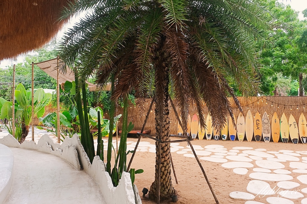 泰國芭達雅｜Cave Beach Club，坐擁中天海景第一排，芭達雅超美洞穴海灘餐廳 @飛天璇的口袋