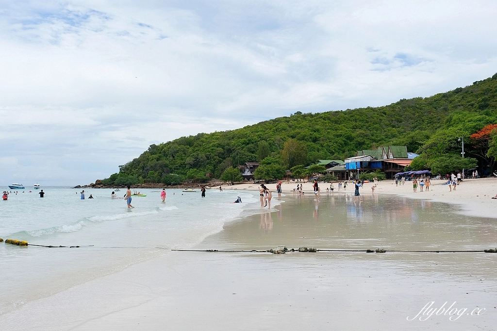 泰國芭達雅｜珊瑚島一日遊，格蘭島水上活動(拖曳傘、香蕉船、水上摩拖車)，空拍照片當天就可以拿 @飛天璇的口袋