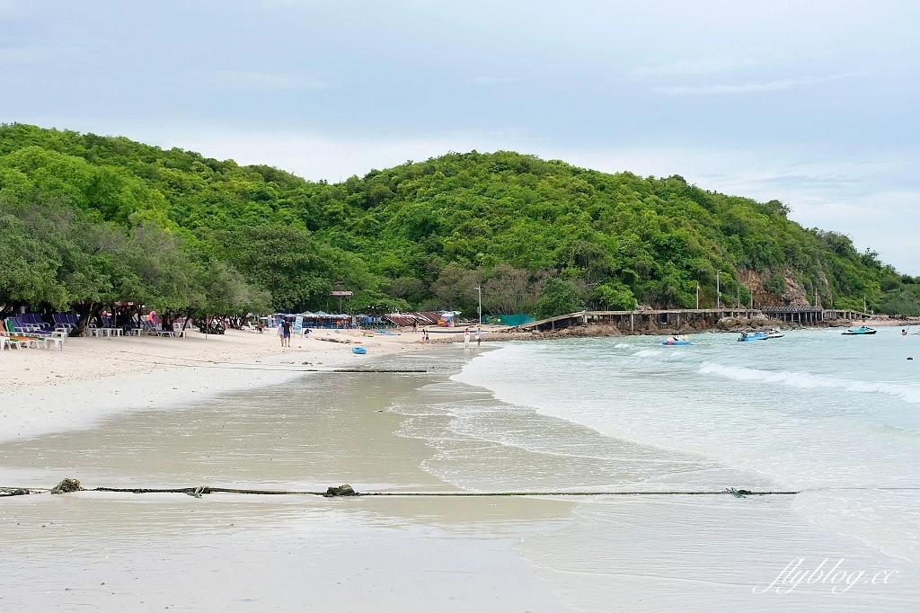 泰國芭達雅｜珊瑚島一日遊，格蘭島水上活動(拖曳傘、香蕉船、水上摩拖車)，空拍照片當天就可以拿 @飛天璇的口袋