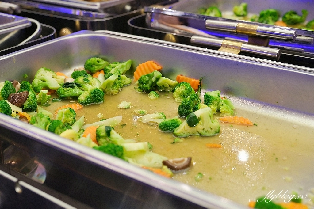 泰國曼谷｜昭披耶河公主號，曼谷最chill的觀光客行程，浪漫至極的遊河百匯晚餐 @飛天璇的口袋