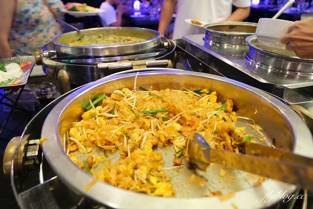 泰國曼谷｜昭披耶河公主號，曼谷最chill的觀光客行程，浪漫至極的遊河百匯晚餐 @飛天璇的口袋