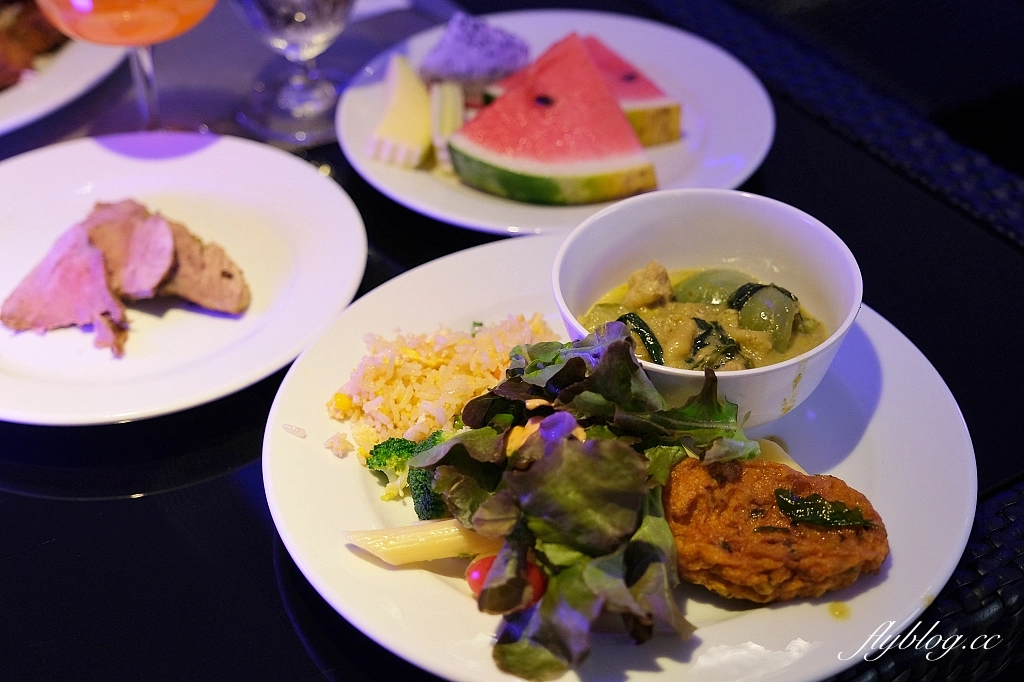 泰國曼谷｜昭披耶河公主號，曼谷最chill的觀光客行程，浪漫至極的遊河百匯晚餐 @飛天璇的口袋