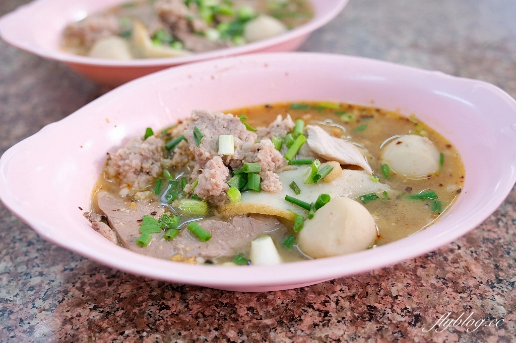 泰國曼谷｜榮泰米粉湯(重)，連續多年米其林必比登推介，曼谷街頭必吃50年的米粉湯 @飛天璇的口袋