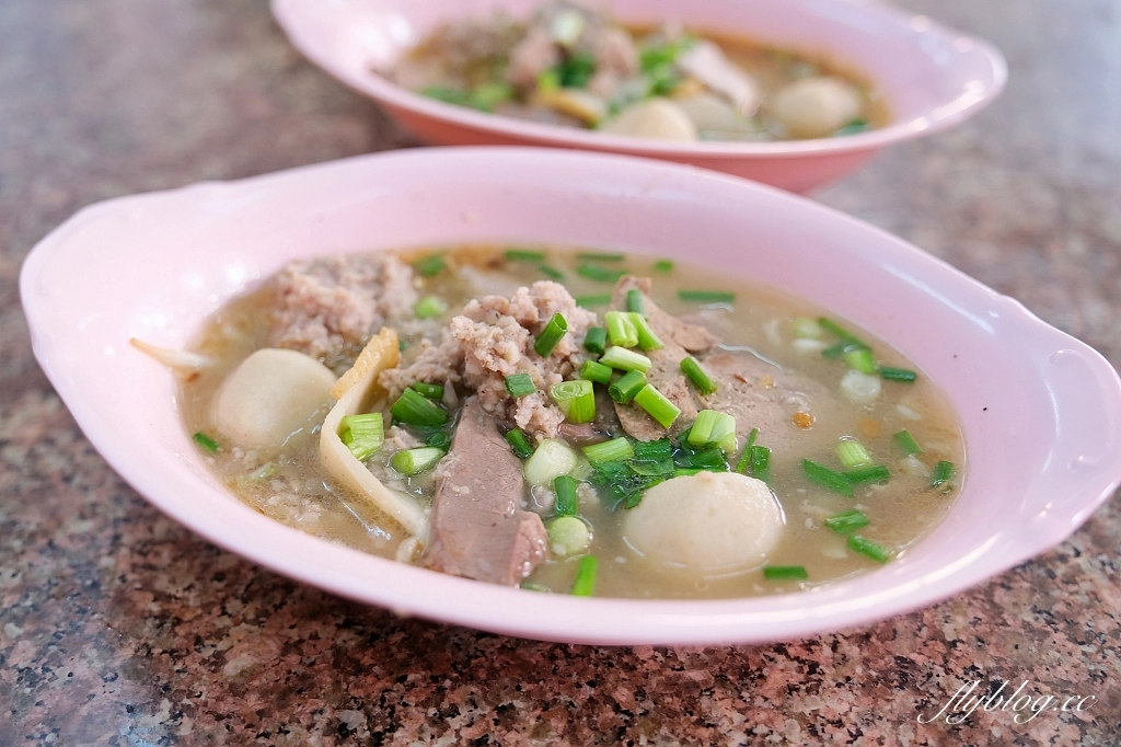 泰國曼谷｜榮泰米粉湯(重)，連續多年米其林必比登推介，曼谷街頭必吃50年的米粉湯 @飛天璇的口袋