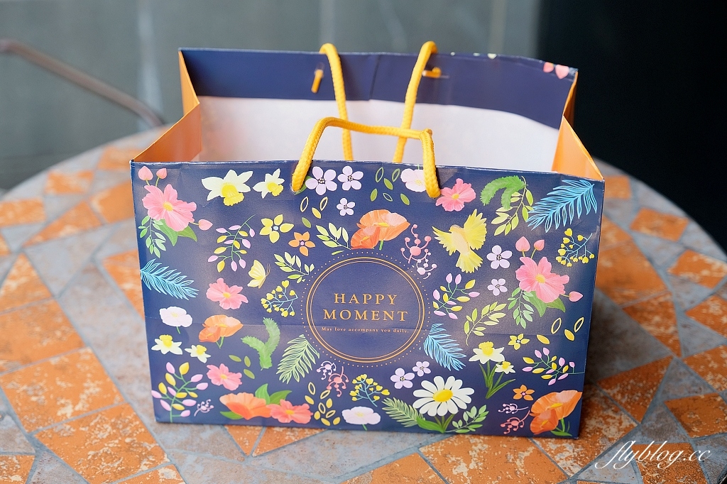 台中北屯|吉爾斯麵包.網友推薦必吃的台中蛋黃酥,使用紅土鹹鴨蛋還有核桃內餡 @飛天璇的口袋 台中北屯|吉爾斯麵包.網友推薦必吃的台中蛋黃酥,使用紅土鹹鴨蛋還有核桃內餡 @飛天璇的口袋