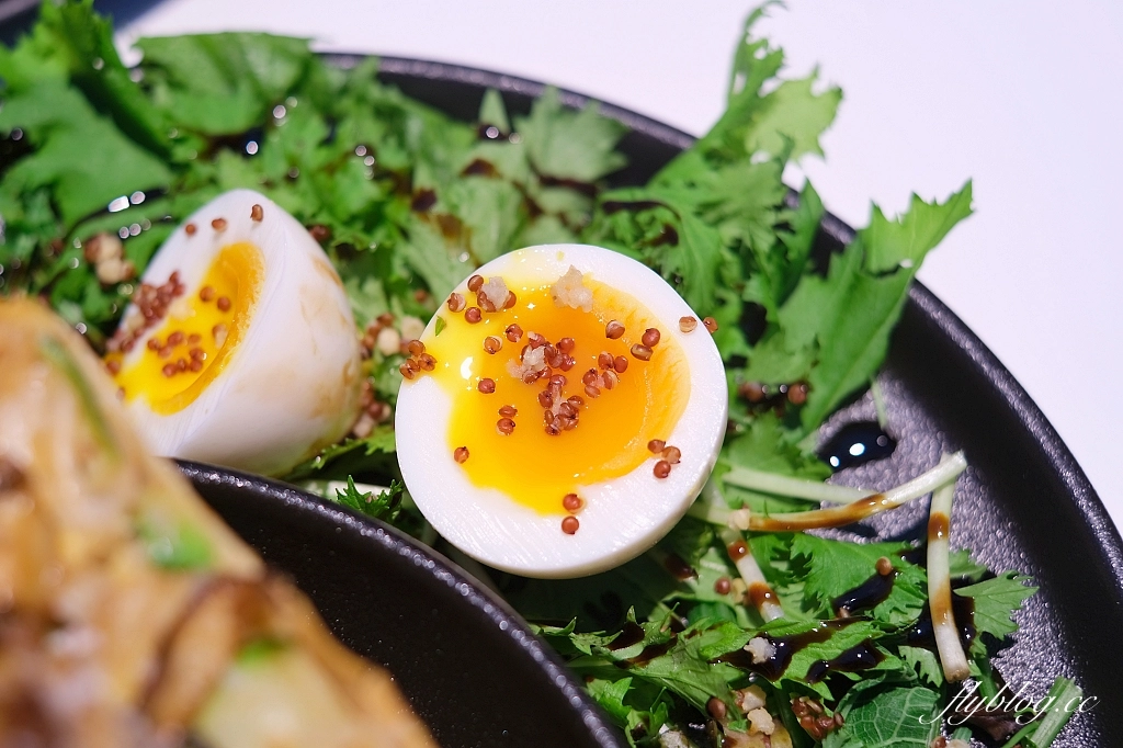 台中南屯｜貳樓秀泰文心店．未來城市森林風格造景，台中文心秀泰一樓早午餐 @飛天璇的口袋