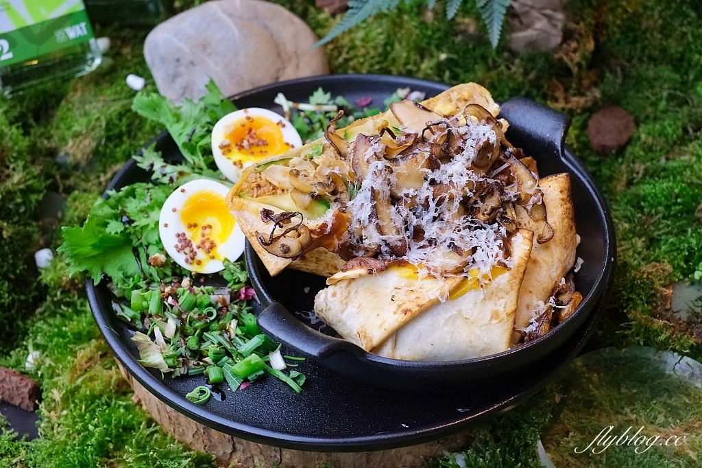 台中南屯｜貳樓秀泰文心店．未來城市森林風格造景，台中文心秀泰一樓早午餐 @飛天璇的口袋