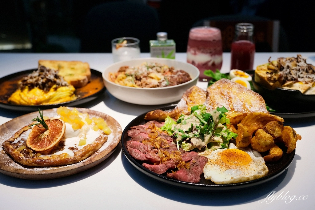 台中南屯｜貳樓秀泰文心店．未來城市森林風格造景，台中文心秀泰一樓早午餐 @飛天璇的口袋