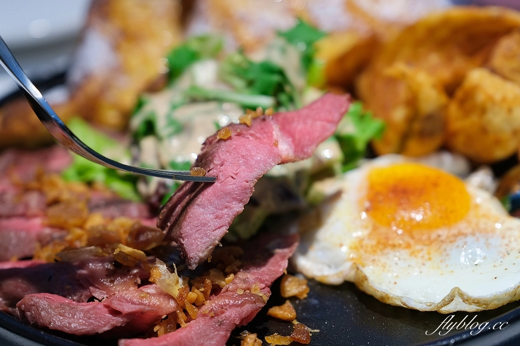 台中南屯｜貳樓秀泰文心店．未來城市森林風格造景，台中文心秀泰一樓早午餐 @飛天璇的口袋