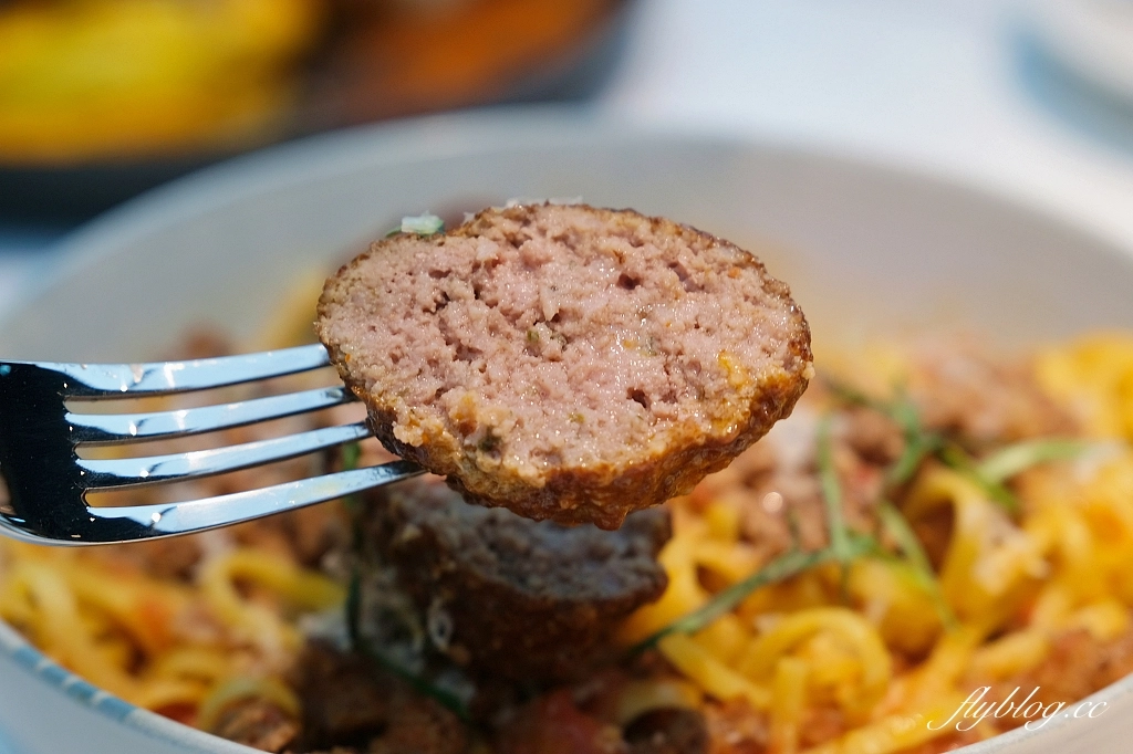 台中南屯｜貳樓秀泰文心店．未來城市森林風格造景，台中文心秀泰一樓早午餐 @飛天璇的口袋