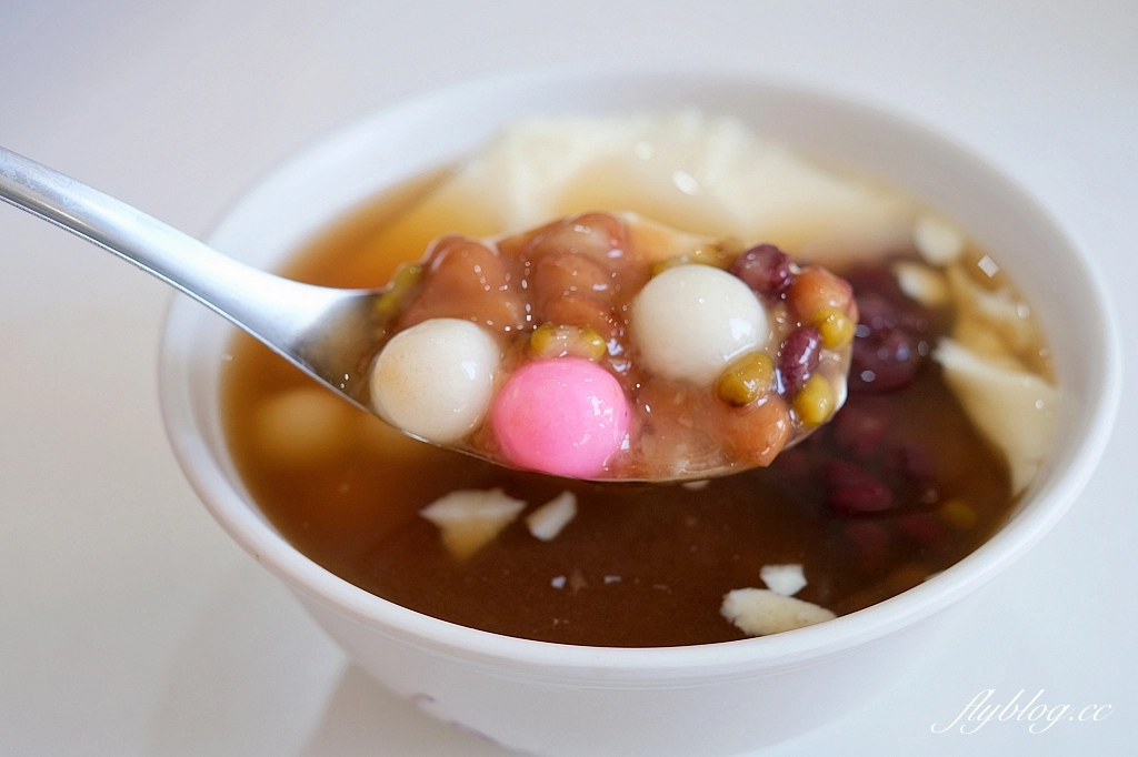 台中沙鹿｜豆粹豆花坊．傳承岳父30年的好手藝，台中也吃得到炒冰 @飛天璇的口袋