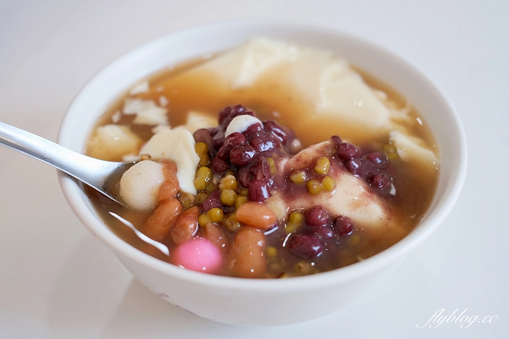 台中沙鹿｜豆粹豆花坊．傳承岳父30年的好手藝，台中也吃得到炒冰 @飛天璇的口袋