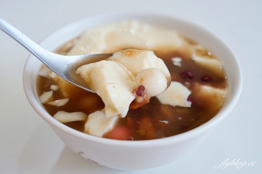 台中沙鹿｜豆粹豆花坊．傳承岳父30年的好手藝，台中也吃得到炒冰 @飛天璇的口袋