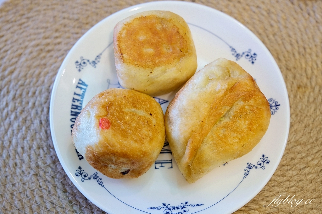 台中南屯｜大墩11街水煎包．每天只營業4小時，每天都在排隊的人氣水煎包 @飛天璇的口袋