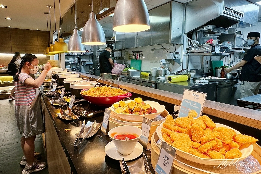 花蓮住宿｜捷絲旅花蓮中正館，以書為主題的親子飯店，附設圖書館、健身房和兒童遊戲區 @飛天璇的口袋