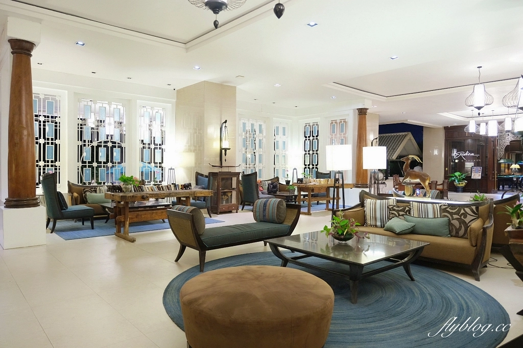 泰國芭達雅｜The Bayview Hotel Pattaya，飯店有三座游泳池，後方就是芭達雅沙灘 @飛天璇的口袋