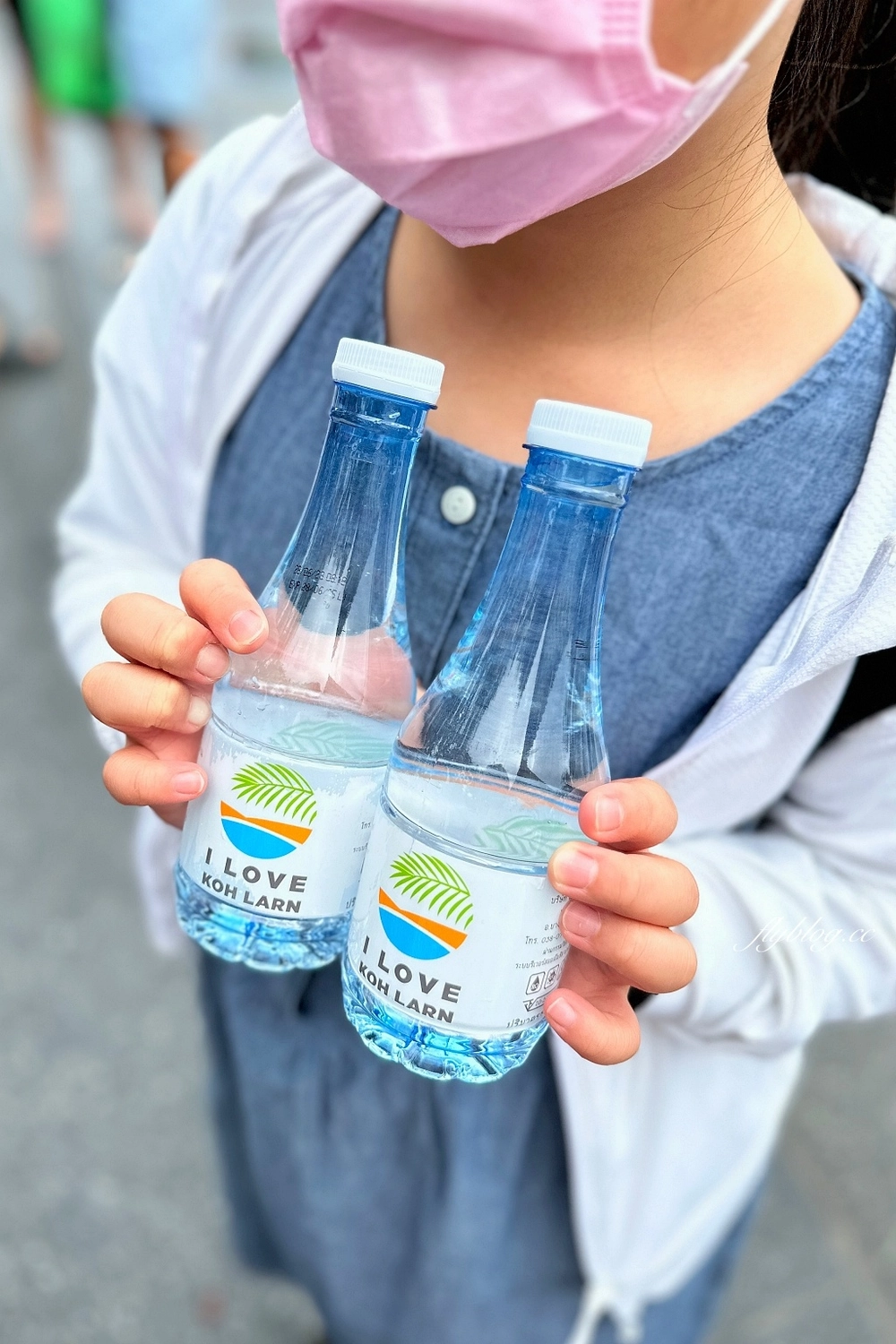 泰國芭達雅｜珊瑚島一日遊，格蘭島水上活動(拖曳傘、香蕉船、水上摩拖車)，空拍照片當天就可以拿 @飛天璇的口袋