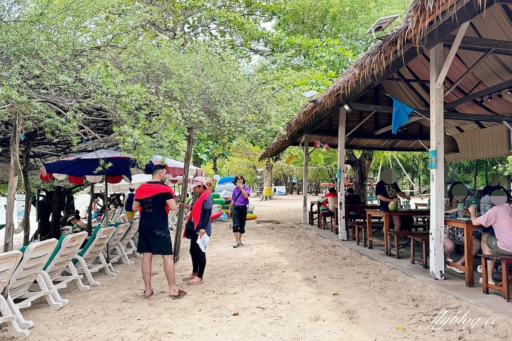 泰國芭達雅｜珊瑚島一日遊，格蘭島水上活動(拖曳傘、香蕉船、水上摩拖車)，空拍照片當天就可以拿 @飛天璇的口袋