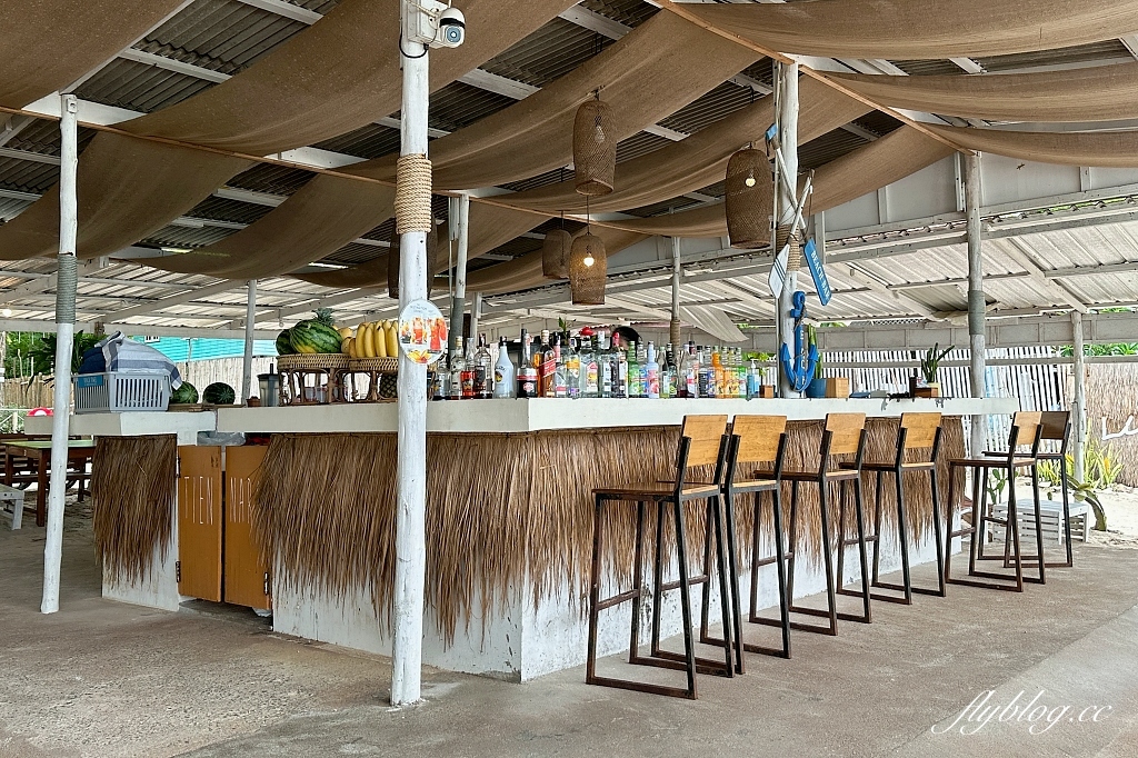 泰國芭達雅｜珊瑚島一日遊，格蘭島水上活動(拖曳傘、香蕉船、水上摩拖車)，空拍照片當天就可以拿 @飛天璇的口袋