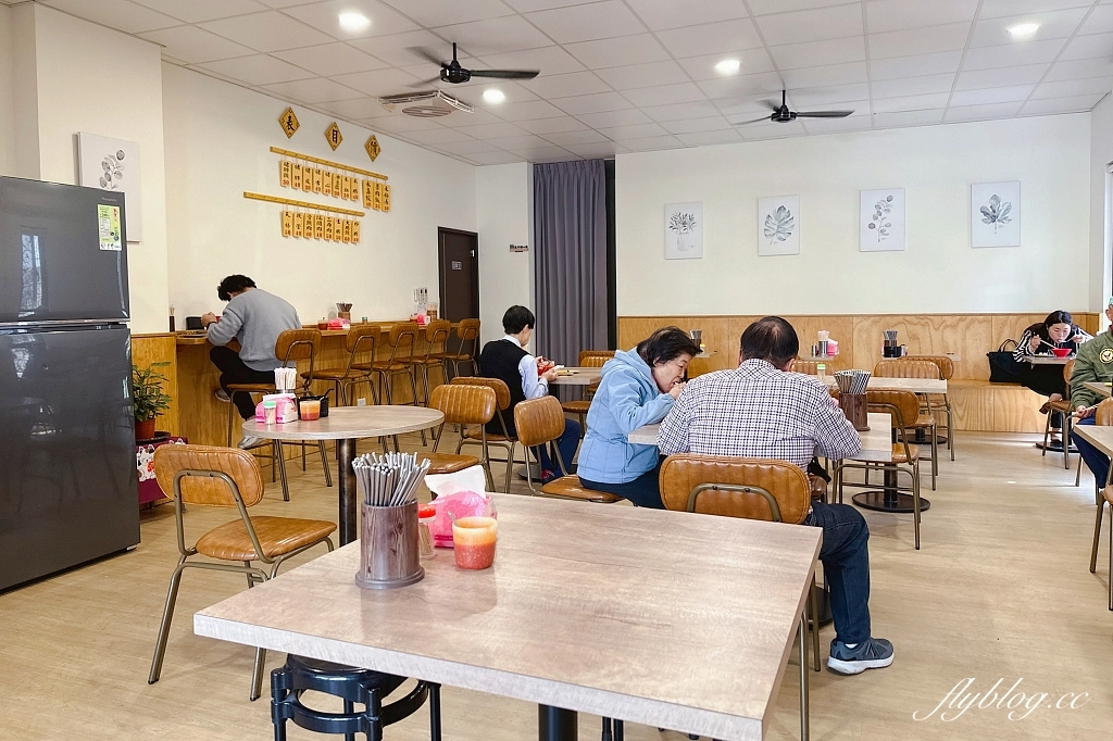 台中中區｜柳川東路米粉湯，搬家囉！第二市場好吃的米粉湯老店 @飛天璇的口袋