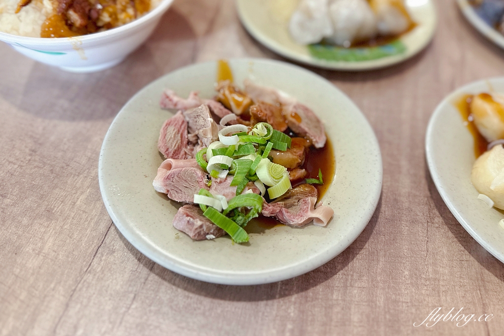 台中中區｜柳川東路米粉湯，搬家囉！第二市場好吃的米粉湯老店 @飛天璇的口袋