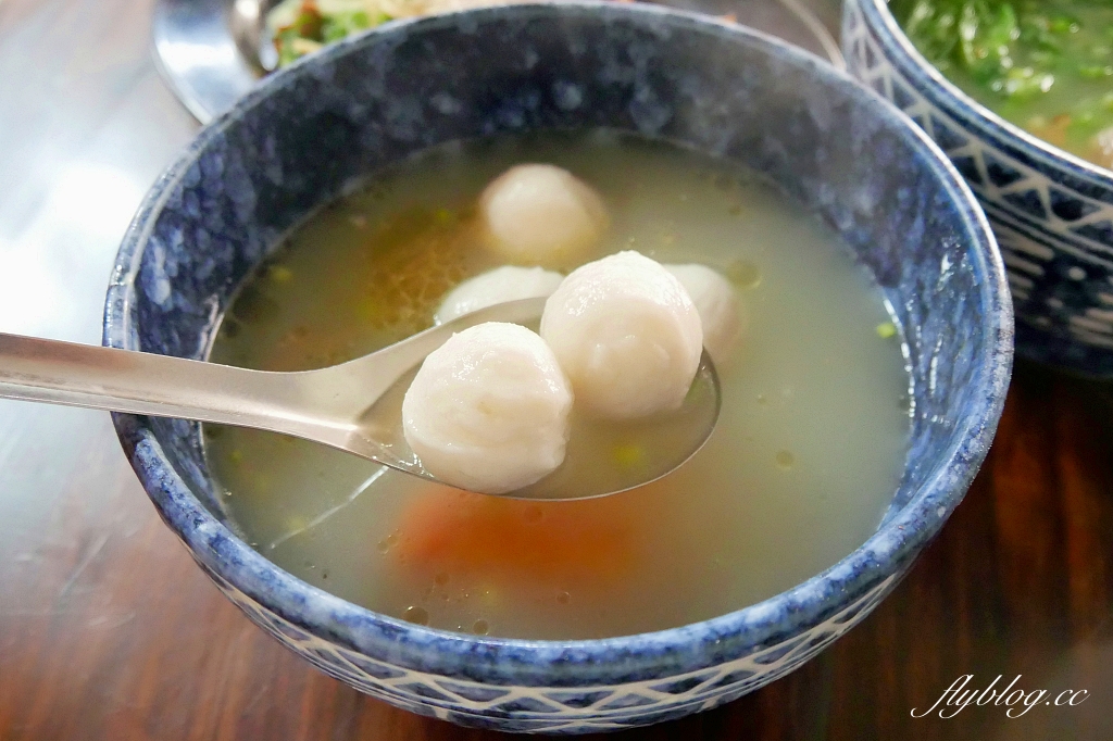 台中南屯｜竹仔腳麵食館，南屯老街40年老店，重新裝潢變得很文青 @飛天璇的口袋