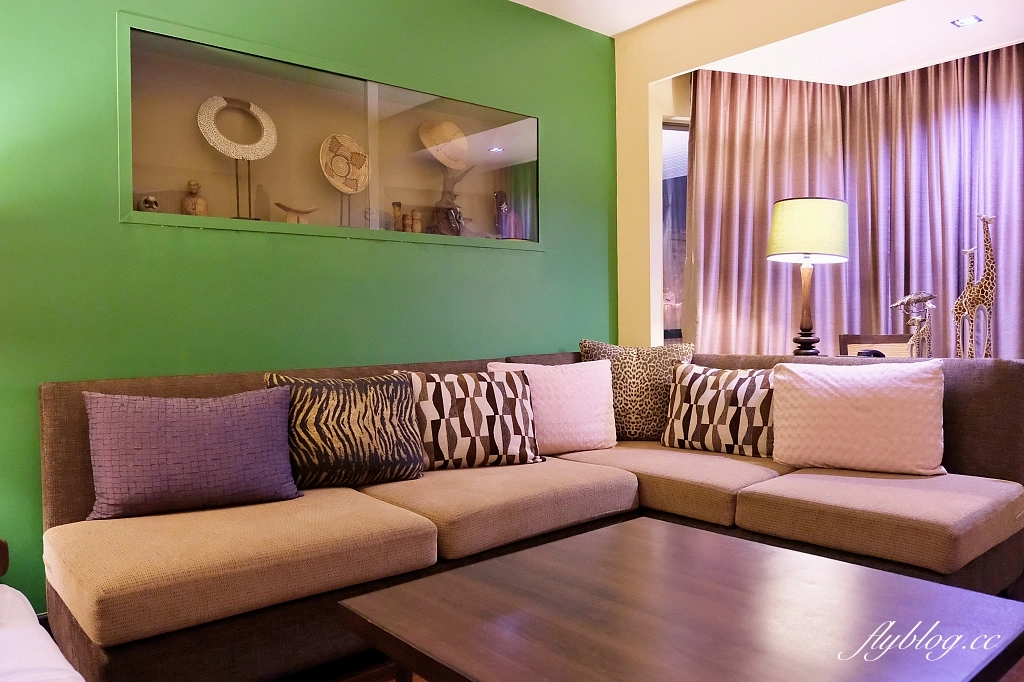 泰國芭達雅｜The Bayview Hotel Pattaya，飯店有三座游泳池，後方就是芭達雅沙灘 @飛天璇的口袋