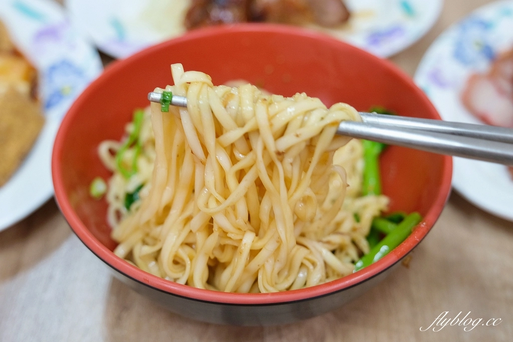 台中北屯｜雙生的店．北屯30年老字號麵店，生意好到搬到豪宅繼續賣 @飛天璇的口袋