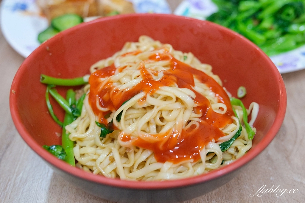 台中北屯｜雙生的店．北屯30年老字號麵店，生意好到搬到豪宅繼續賣 @飛天璇的口袋