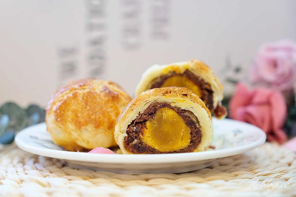 台中西區｜Maru Bakery 甜點蛋糕專門店．台中隱藏版的波蘿蛋黃酥，還有爆漿奶黃流沙 @飛天璇的口袋