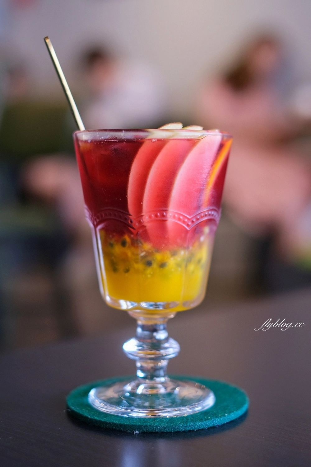 台中北區｜珘墨咖啡 Weekend Coffee．營業到晚上的咖啡館，推薦手沖咖啡季節甜點 @飛天璇的口袋