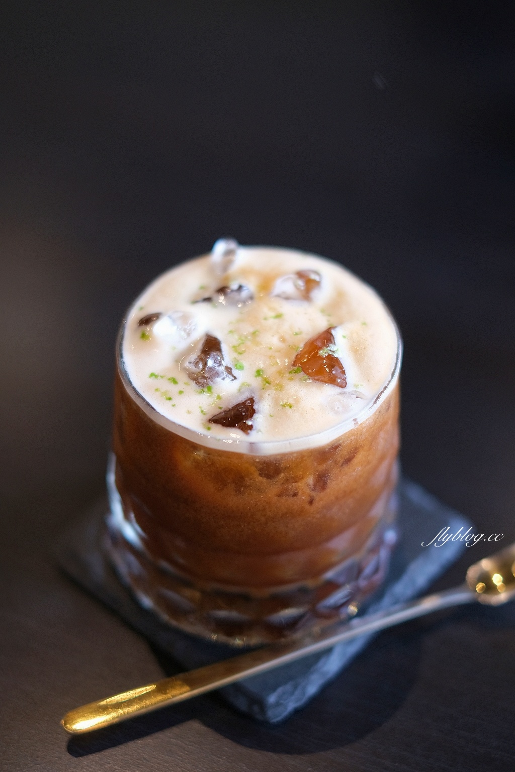 台中北區｜珘墨咖啡 Weekend Coffee．營業到晚上的咖啡館，推薦手沖咖啡季節甜點 @飛天璇的口袋