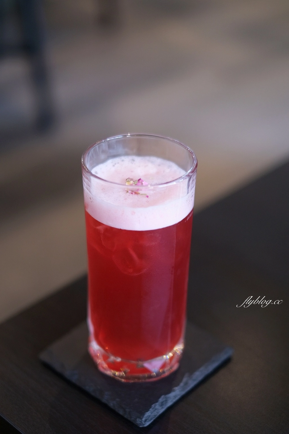 台中北區｜珘墨咖啡 Weekend Coffee．營業到晚上的咖啡館，推薦手沖咖啡季節甜點 @飛天璇的口袋