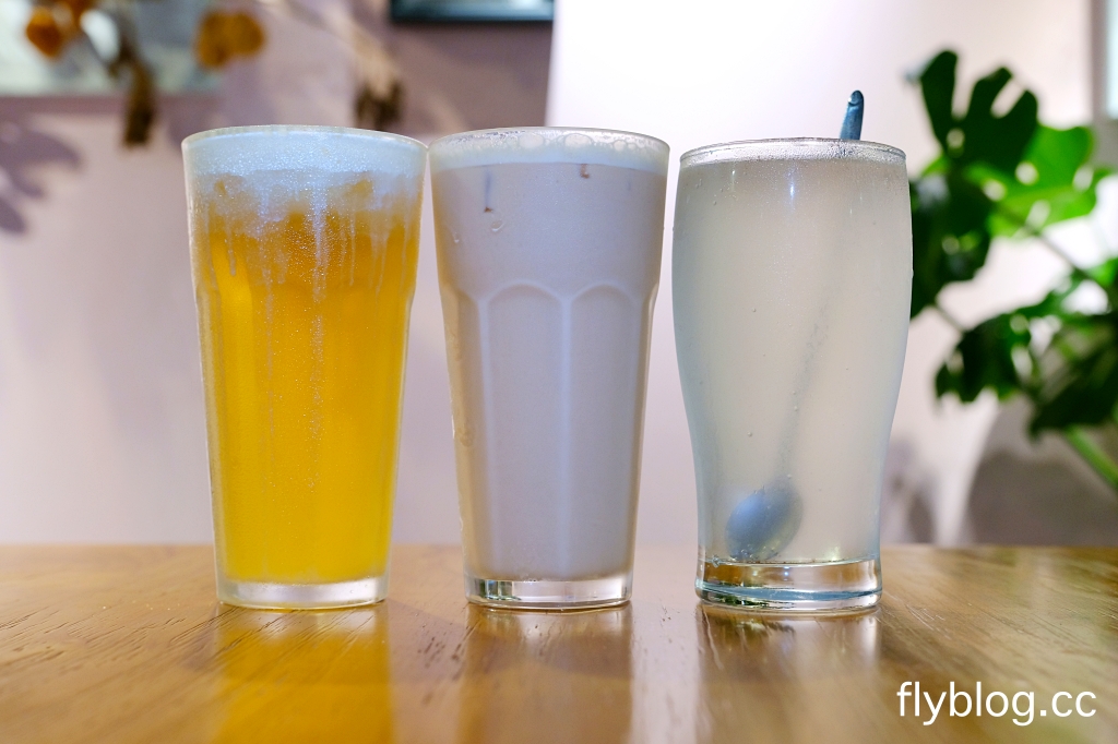 台中西區｜斐得蔬食熱浪來襲．蔬食界首創，八椒酸菜鍋與麻辣鍋一次滿足，烤鴨大菜也吃得到 @飛天璇的口袋