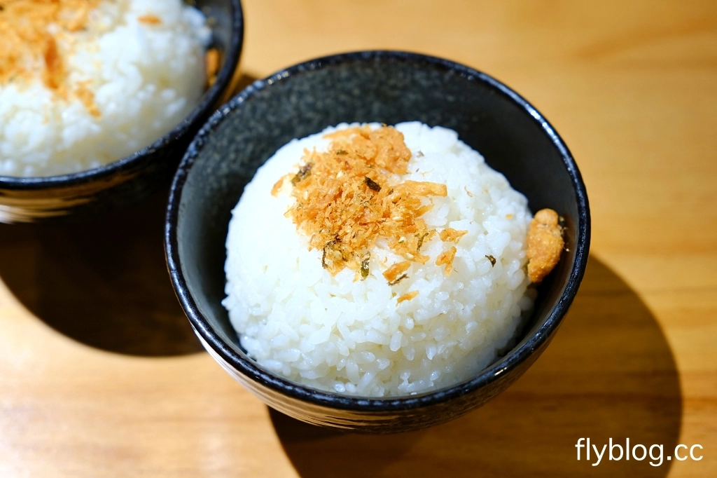 台中西區｜斐得蔬食熱浪來襲．蔬食界首創，八椒酸菜鍋與麻辣鍋一次滿足，烤鴨大菜也吃得到 @飛天璇的口袋