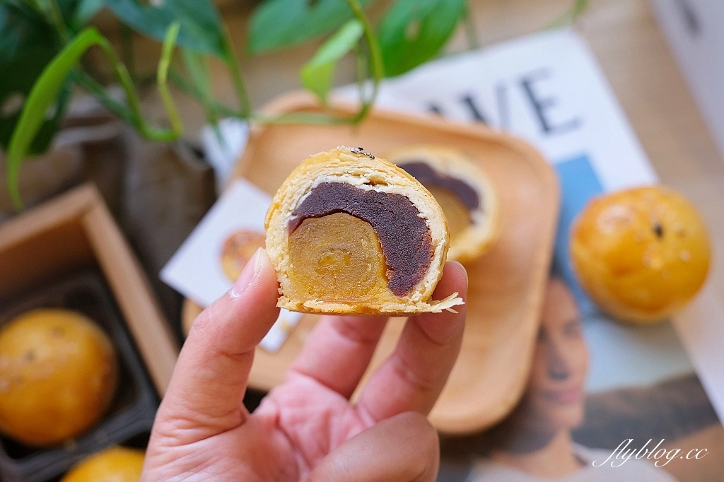 台南美食|子卣蛋黃酥.秒殺式的搶購,沒有實體店面,台南隱藏版蛋黃酥 @飛天璇的口袋 台南美食|子卣蛋黃酥.秒殺式的搶購,沒有實體店面,台南隱藏版蛋黃酥 @飛天璇的口袋
