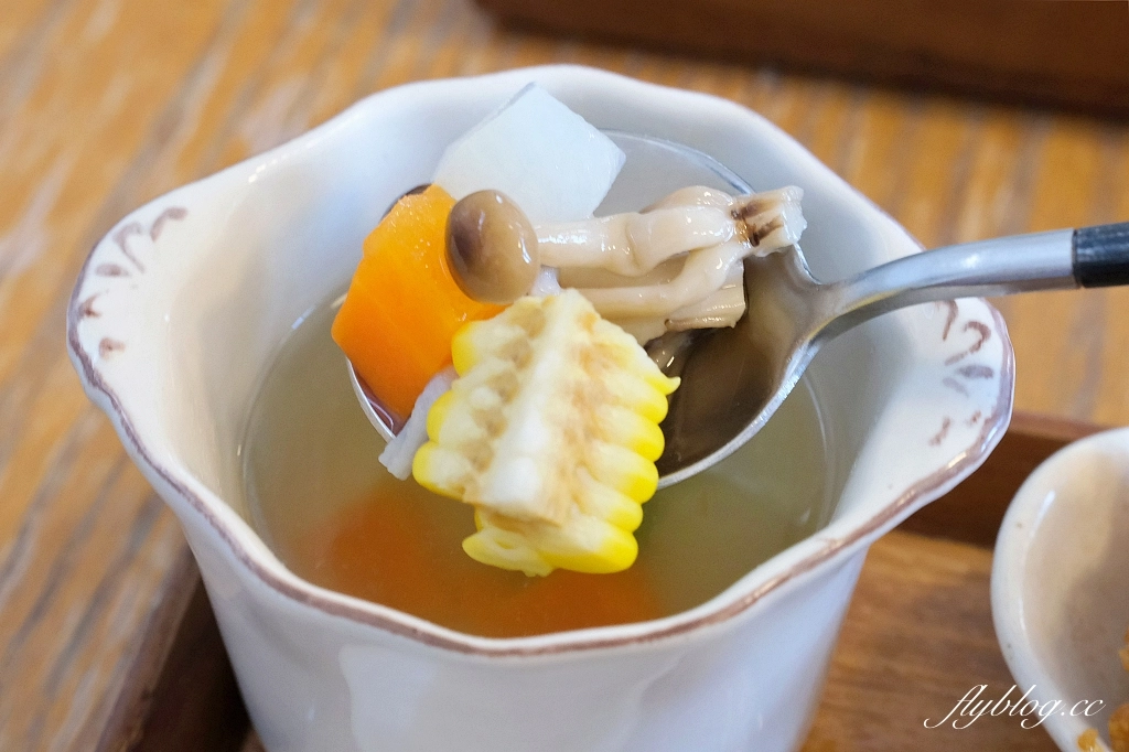 花蓮美食｜小巷茉莉．花蓮文青風老宅咖啡館，舒芙蕾鬆餅好好吃 @飛天璇的口袋