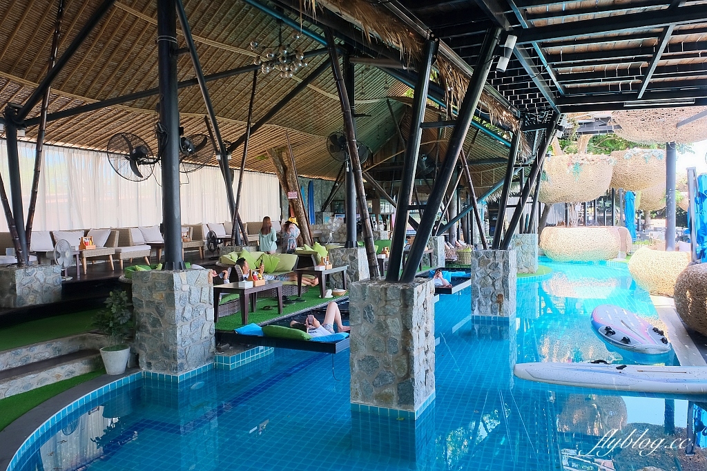 泰國芭達雅｜3 Mermaids．芭達雅超夯三隻美人魚餐廳，坐在鳥巢欣賞蔚藍海景 @飛天璇的口袋